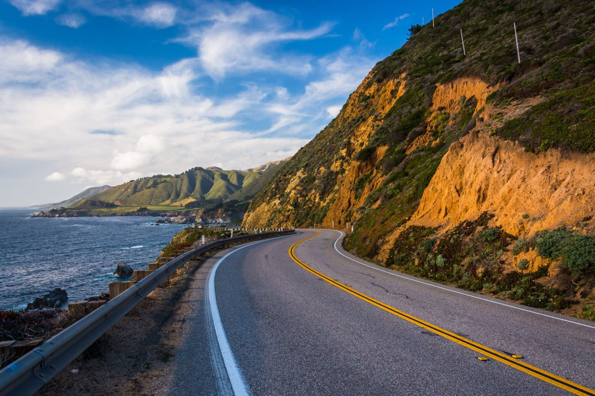 imagen en primera persona de la carretera pacific coast highway 1 en california